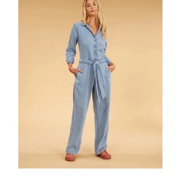 BILLABONG Salty Blonde Denim Jumpsuit-Sm. ***ADORABLE*** Excellent Condition! - Picture 2 of 9